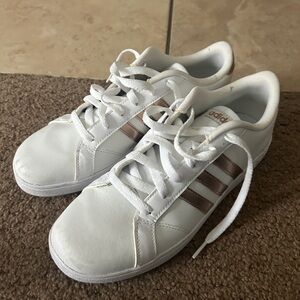 Brand New Adidas Rose Gold Stripes Size 7 Womens